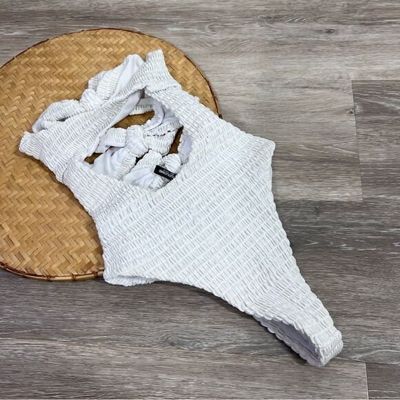 Prettylittlething white crinkle tie one piece swimsuit - Picture 3 of 5